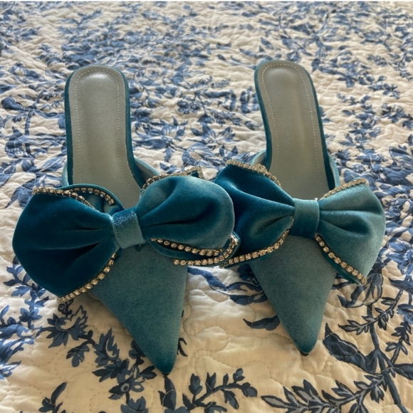 NEW Velvet Kitten Heels Feldman-style Slides - Picture 2 of 3